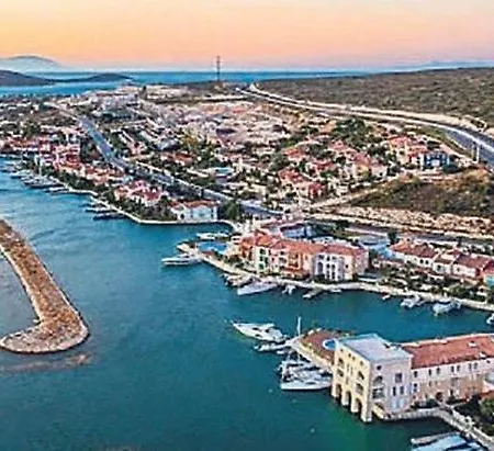 Pensión Aral Turkuaz Çeşme